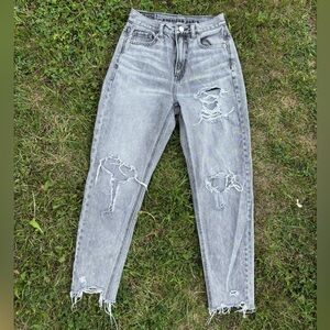 American Eagle Mom Jean Size 00 Short Gray Denim Distressed High Rise Grunge